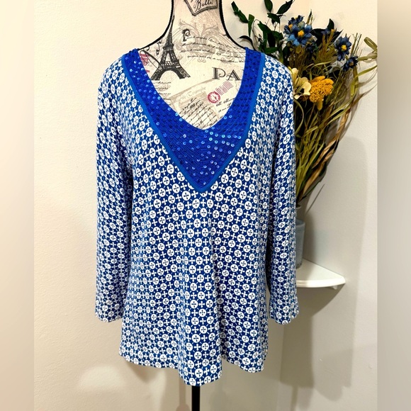 Peck & Peck Tops - Peck & Peck Chic Blue Graphic 3/4 Sleeve Blue Sequenced Neckline Top Size XL